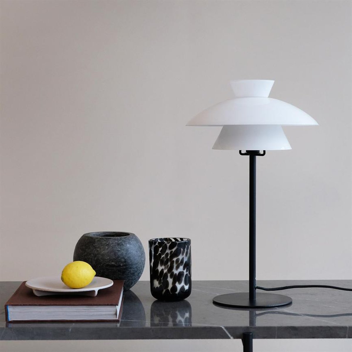 Lampe à poser en Verre VALBY noir, DYBERG LARSEN