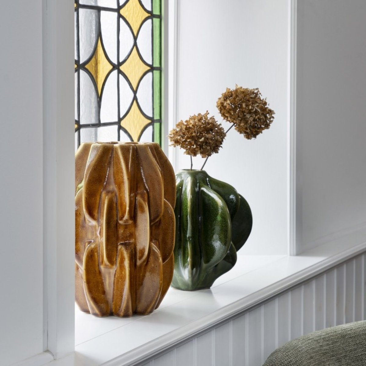 Vase sculptural grès jaune moutarde, MADAM STOLTZ