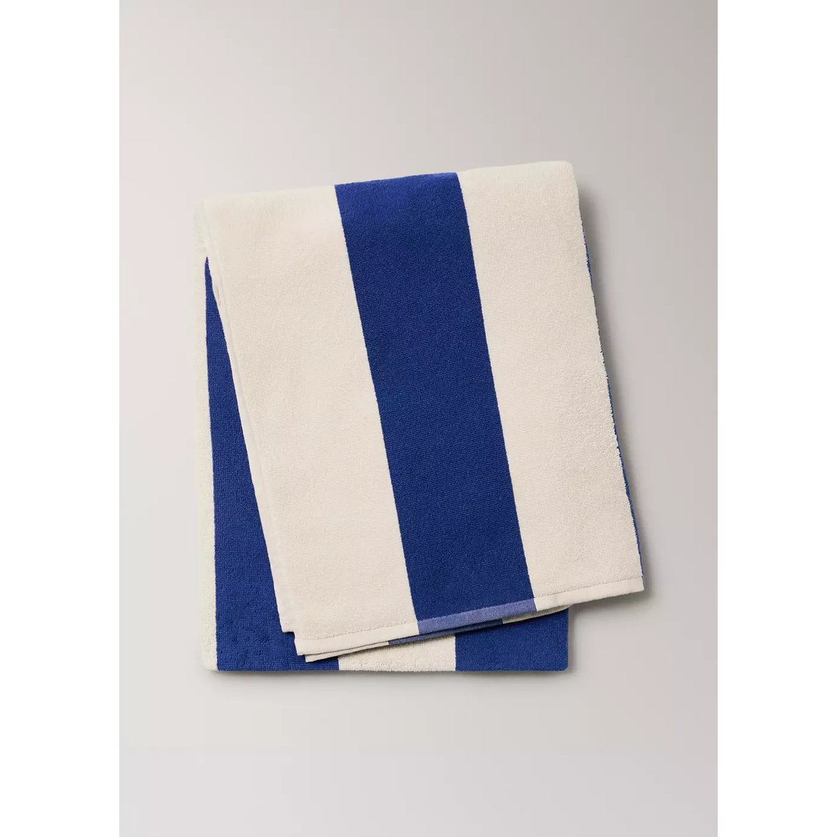 Serviette plage en coton bouclette à rayures bleu électrique, MANGO HOME