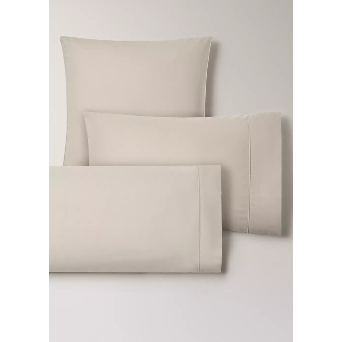 Deux taies d'oreiller percale de coton 500 fils finition passepoilée 45 x 110 cm sable, MANGO HOME