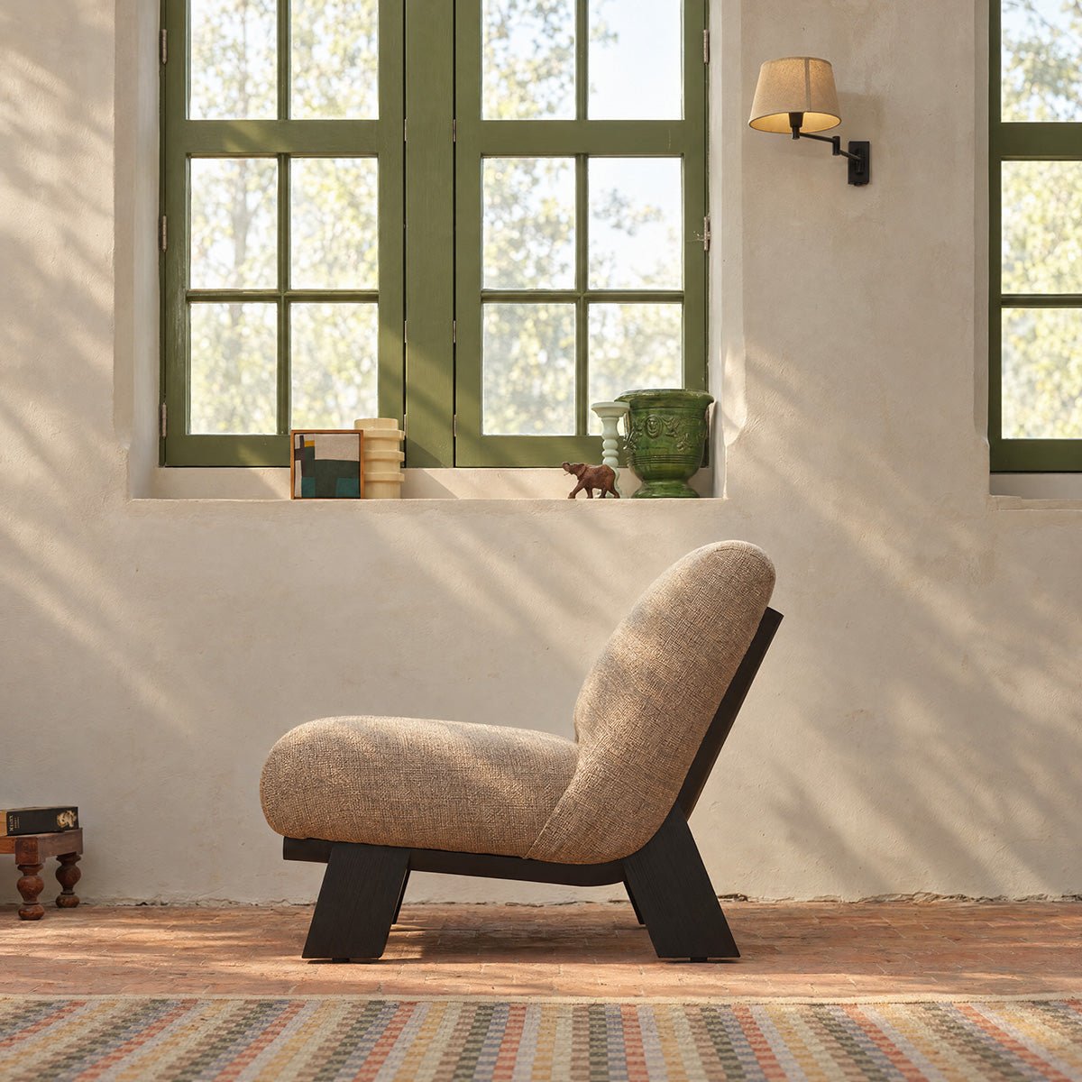 Fauteuil en mindi massif et tissu texturé ANOUK grège chiné, BERAH GETAH