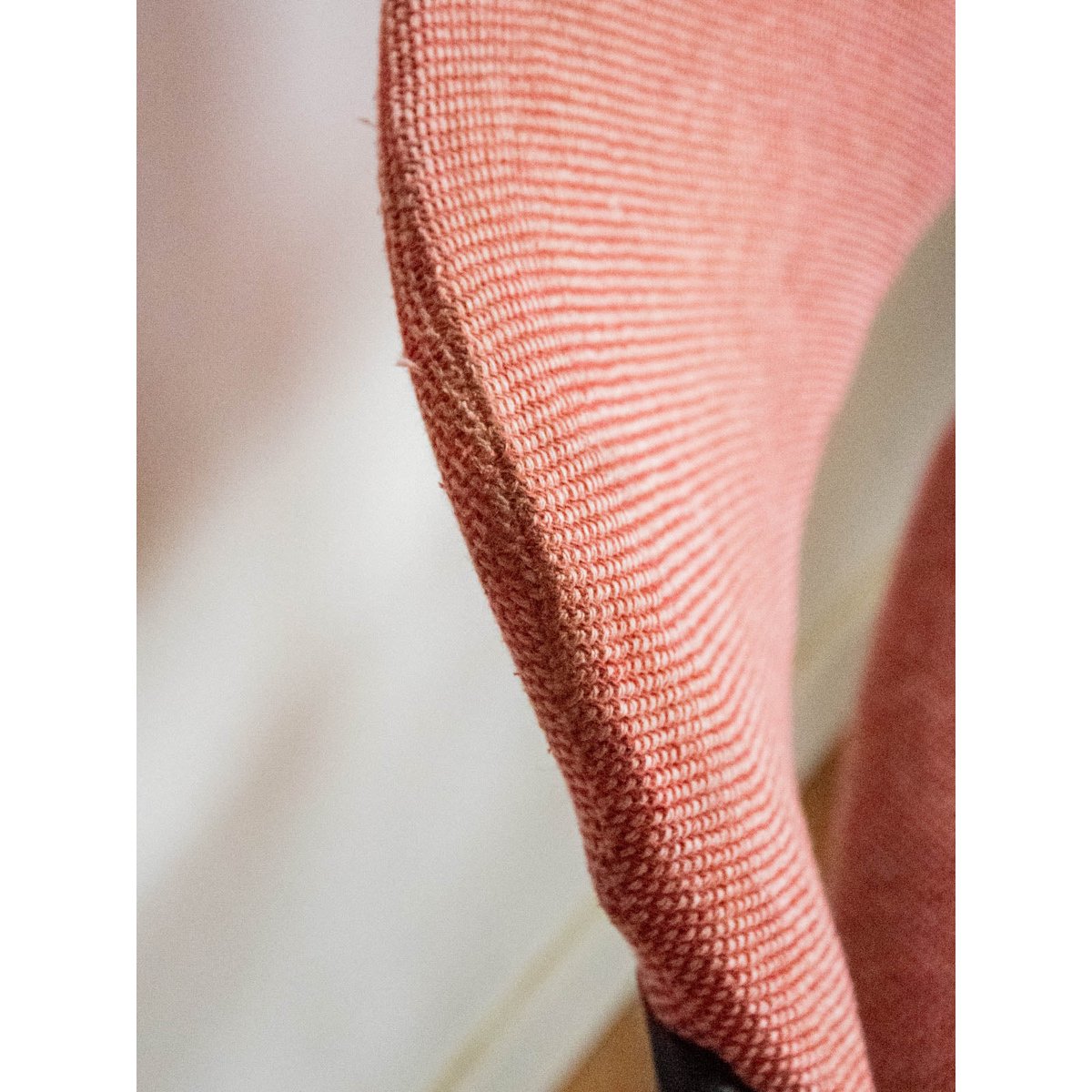 Paire de chaises chromées roses Alma N°1238 - Bon état rose, DEBONGOUT