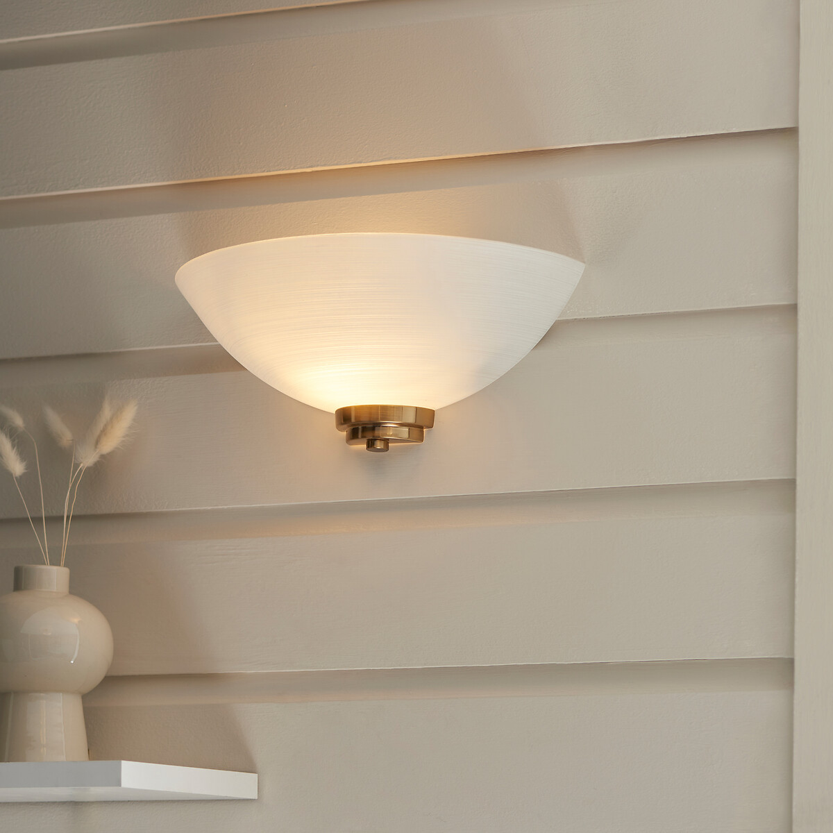 Willow Wall Light in Brushed Aged Brass aged brass, ÉDITÉ