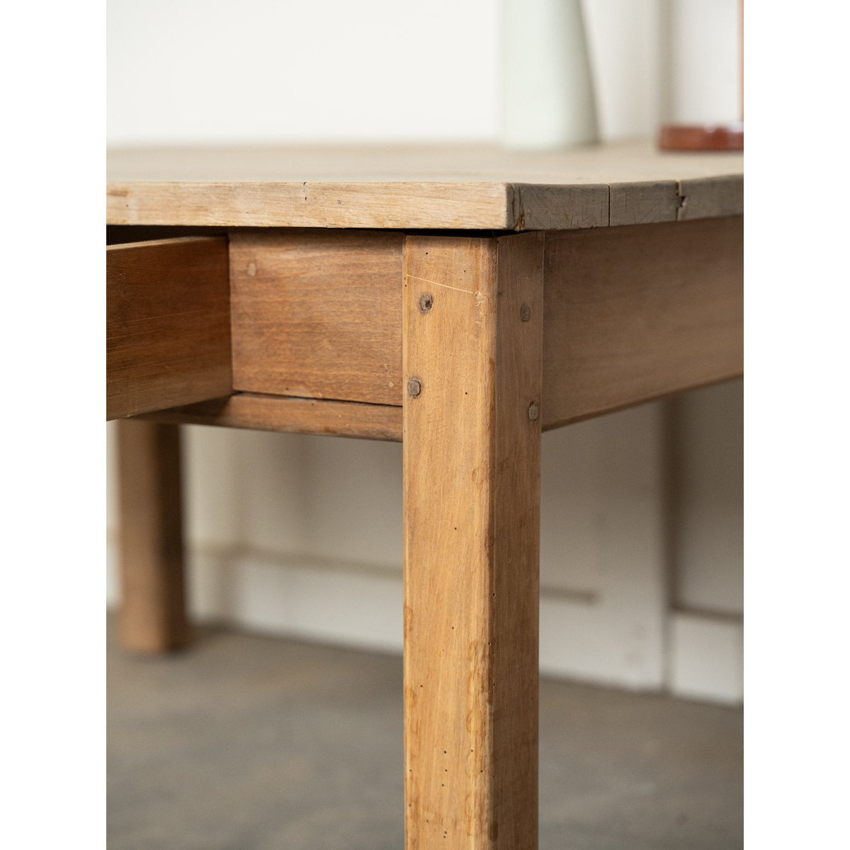 Table basse de campagne en bois Léonie N°1169 - Bon état bois clair, DEBONGOUT