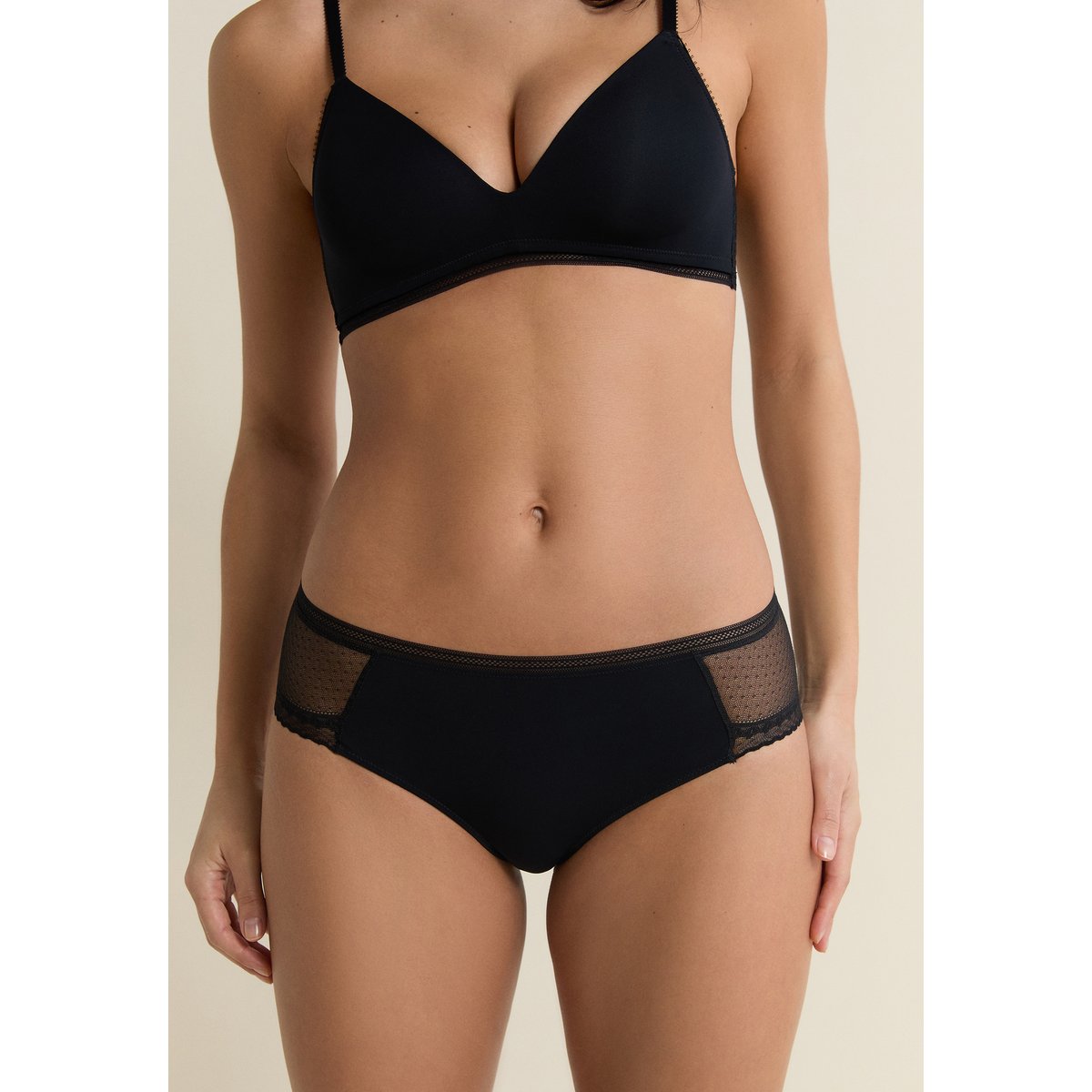 Shorty avec détails en dentelle PURE DREAM noir, ETAM
