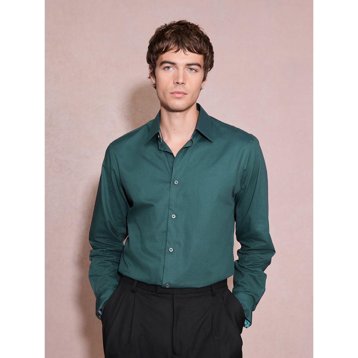 Chemise slim habillée en coton à liseré vert, NEXT