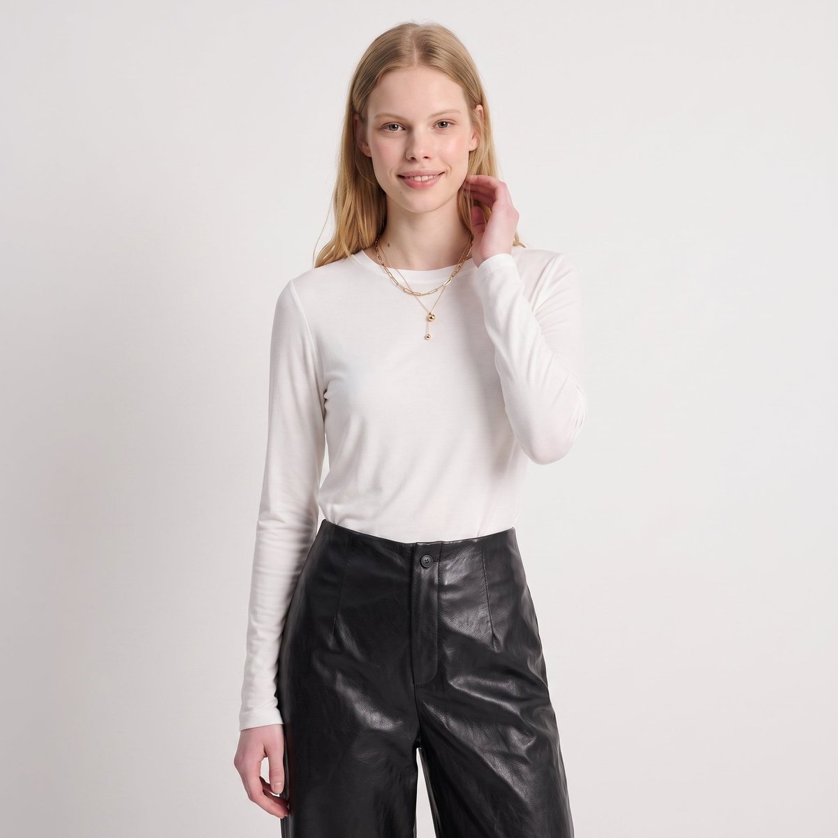 T-shirt coupe ajustée col rond et manches longues MIREA blanc, ARTLOVE