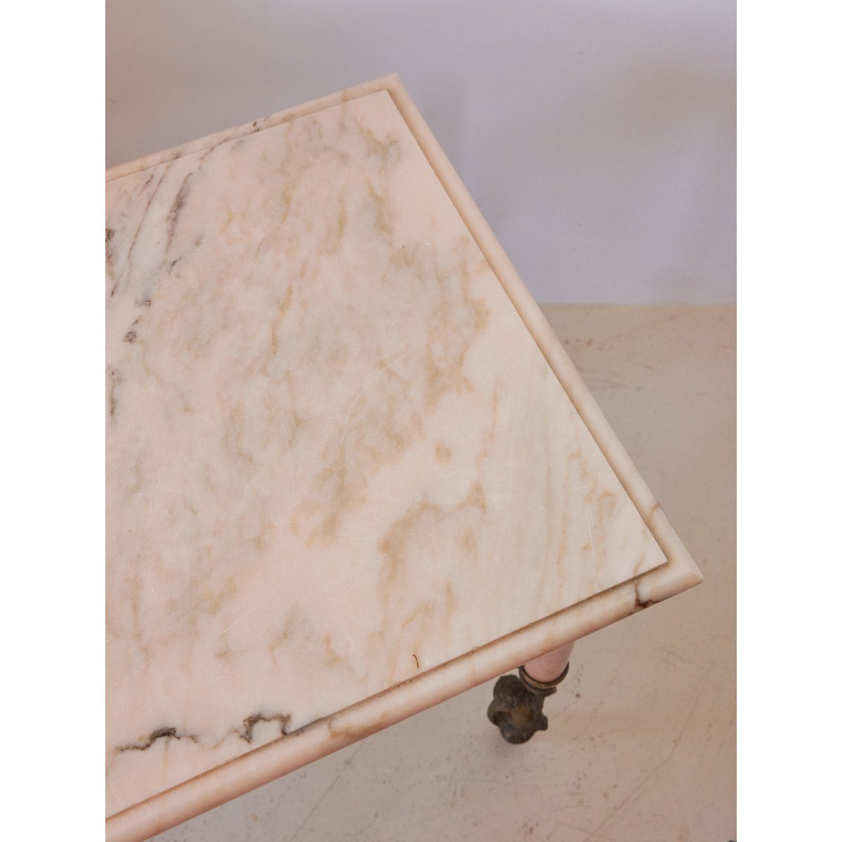 Table basse en marbre rose Marie-Pierre N°89 - Bon état rose, DEBONGOUT