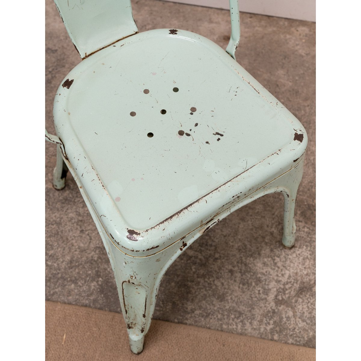 Chaise Tolix en métal vert menthe Alma N°1699 - Bon état vert, DEBONGOUT