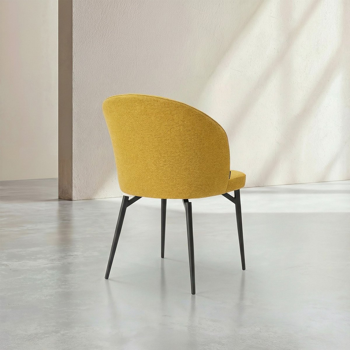 Lot de 2 chaises en tissu et métal SPINNE jaune moutarde, HABITAT