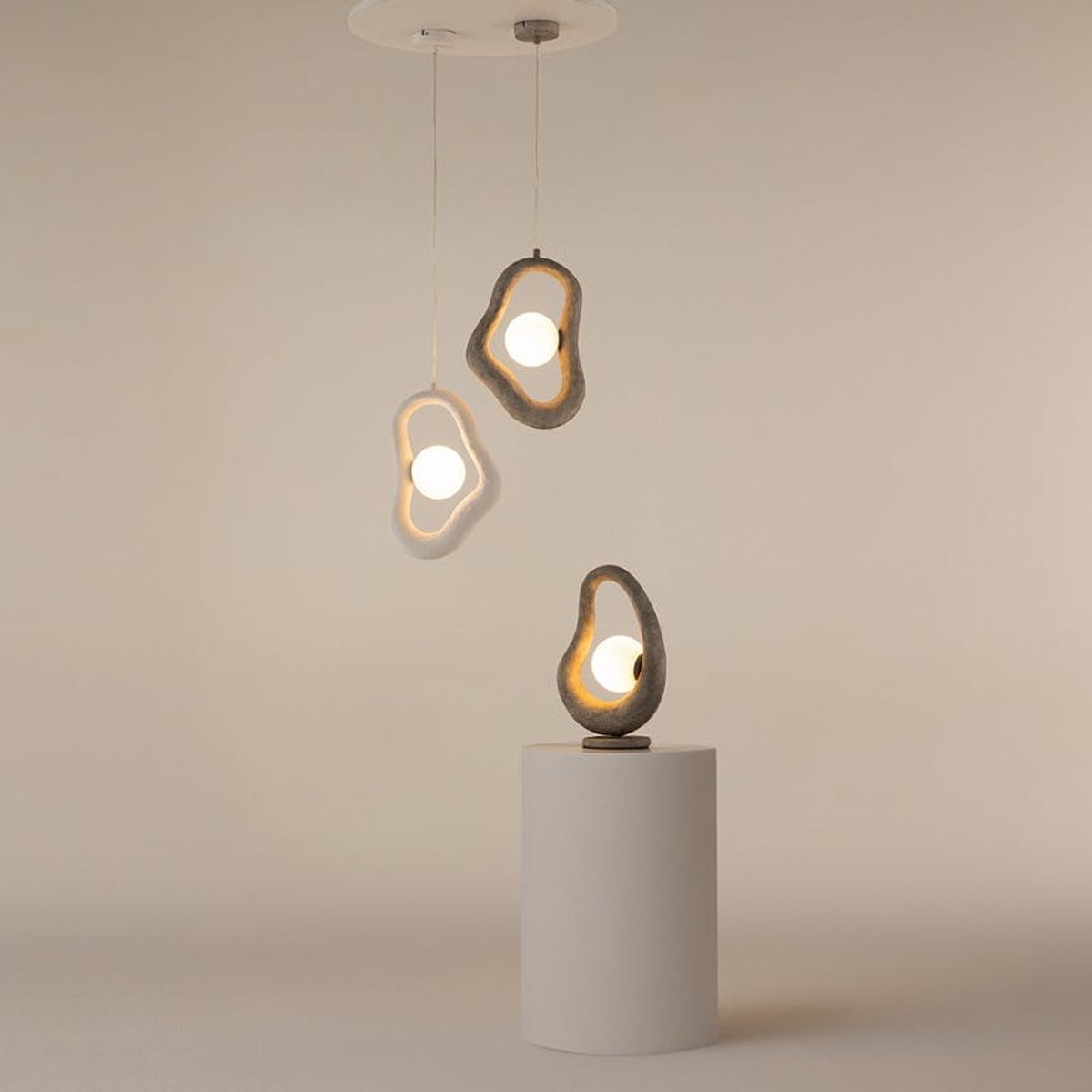 Lampe à poser organique 1 globe LULING gris, PIER IMPORT