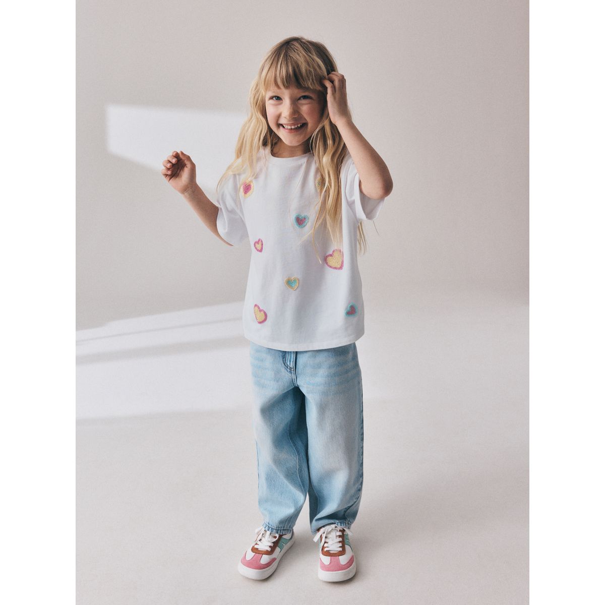 T-shirt orné de perles cœurs blancs pastel, NEXT