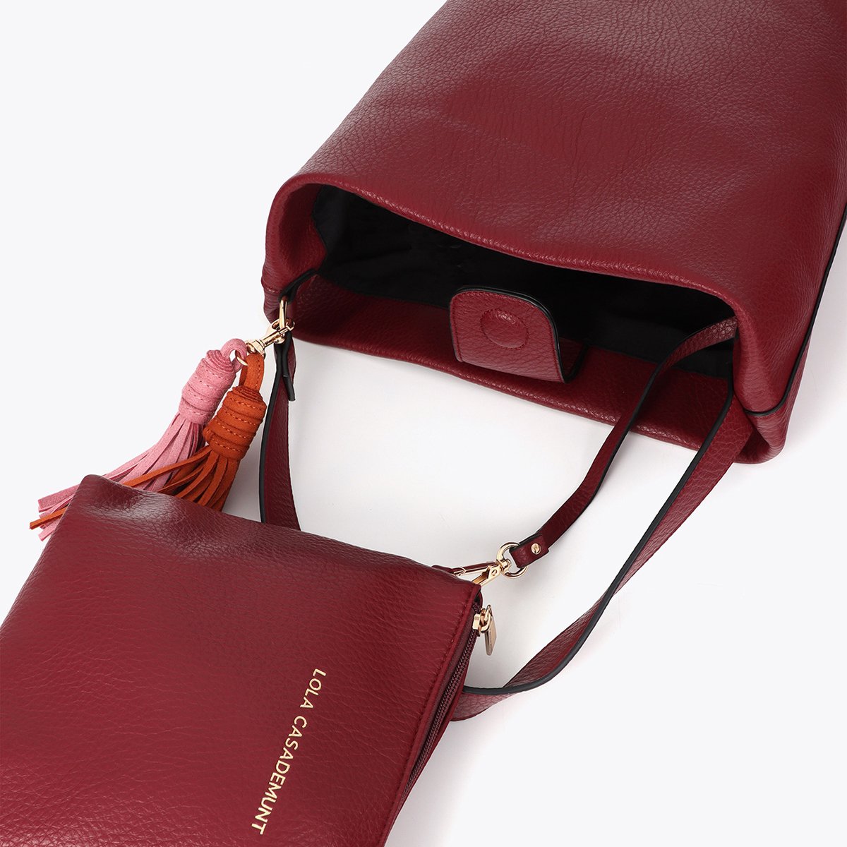 Sac à main avec pompons bordeaux, LOLA CASADEMUNT