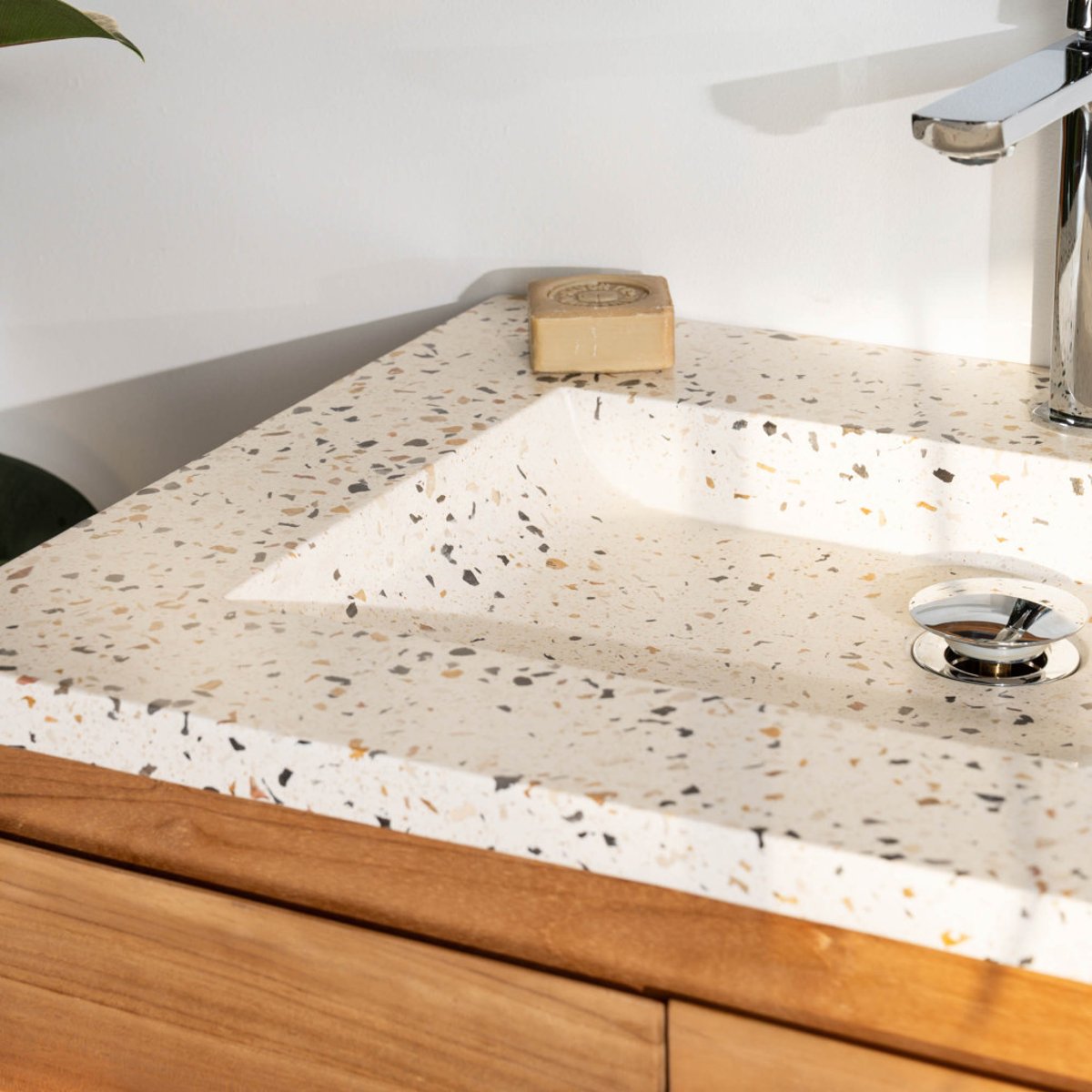 Meuble salle de bain en teck et terrazzo crème Ananta 60cm crème, WANDA COLLECTION