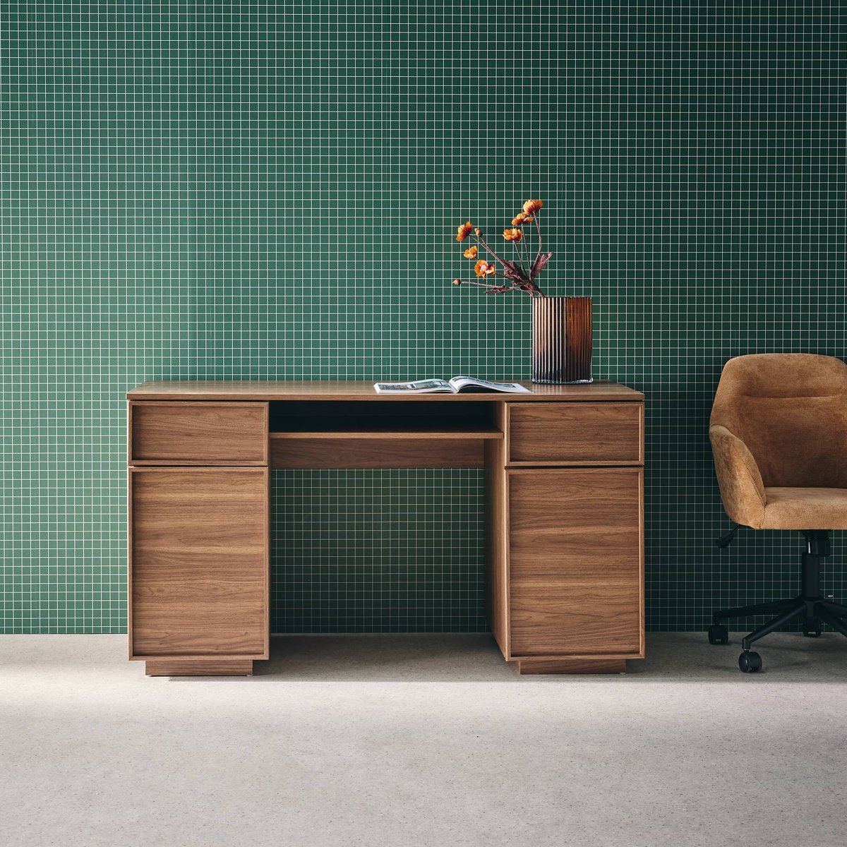 Bureau décor bois 2 portes 2 tiroirs 1 niche 140cm KUBA noyer, SWEEEK