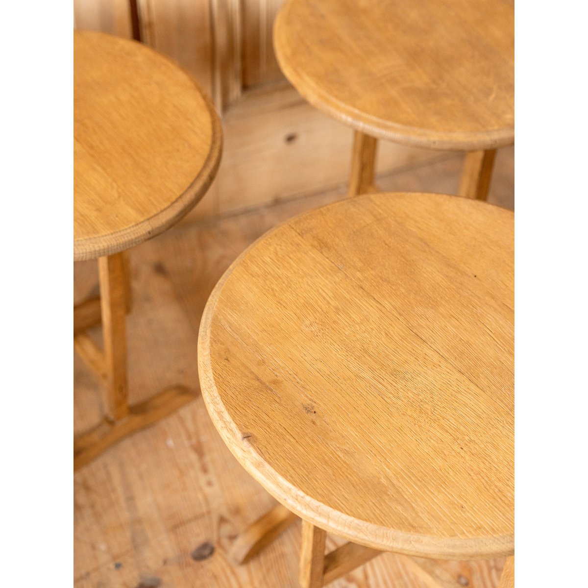 Lot de 3 tables vigneronnes en bois Léonie N°1104 - Bon état bois clair, DEBONGOUT