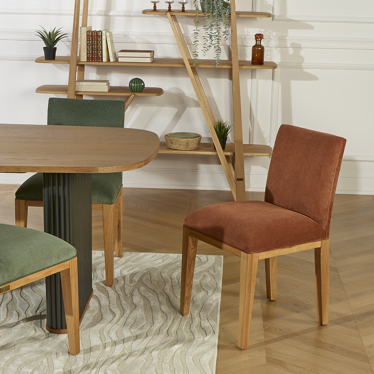 Lot de 2 chaises style contemporain en chêne massif et velours côtelé LOLITA ecureuil, ROBIN DES BOIS