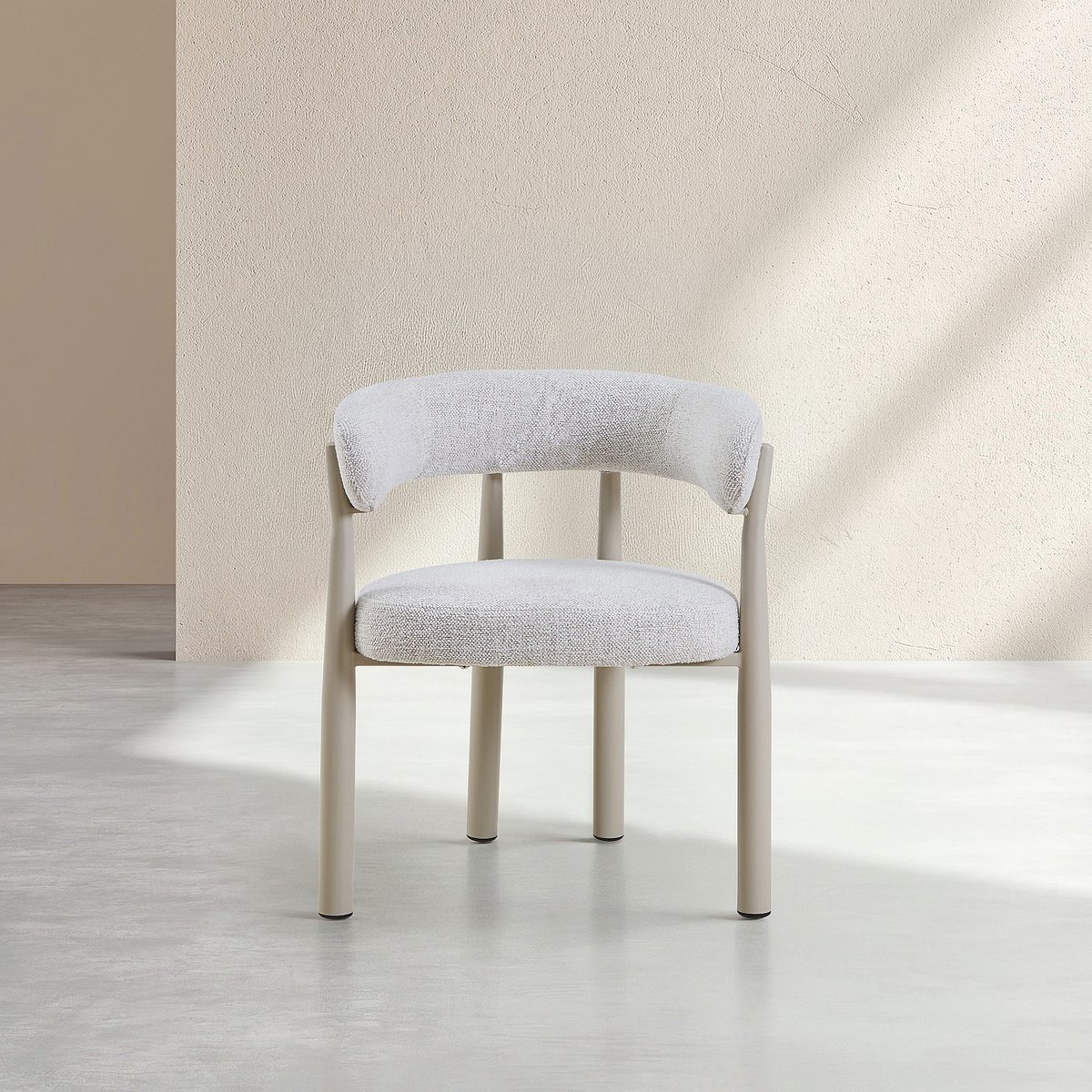 Lot de 2 chaises en tissu et métal crème avec accoudoirs BRYNE ivoire, HABITAT