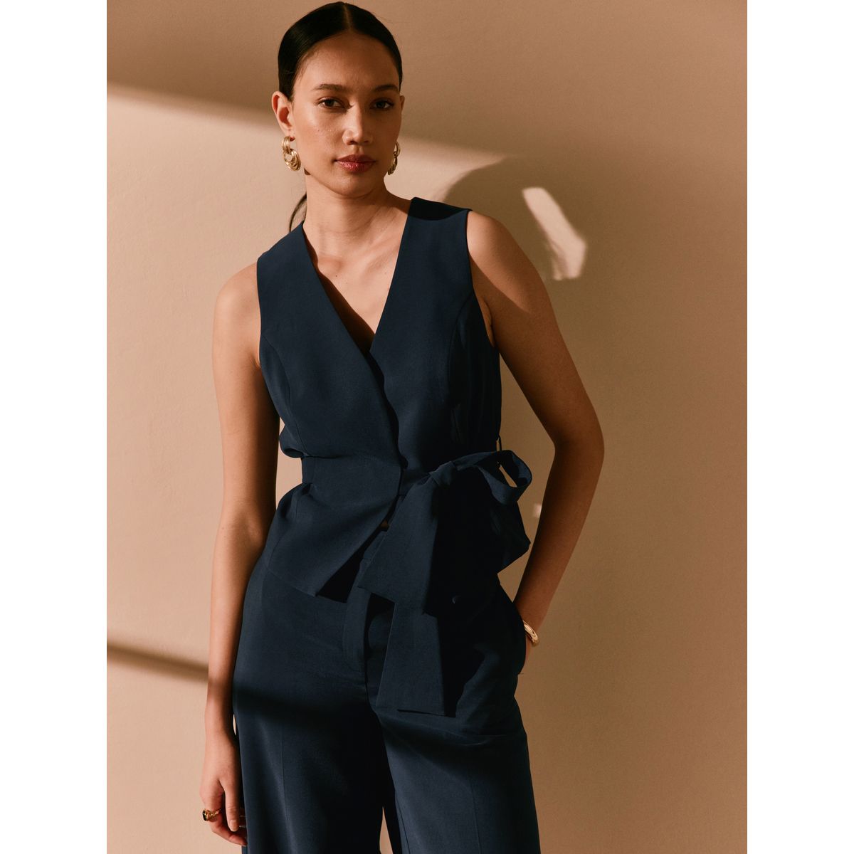 Gilet de costume avec ceinture à nouer bleu marine, NEXT