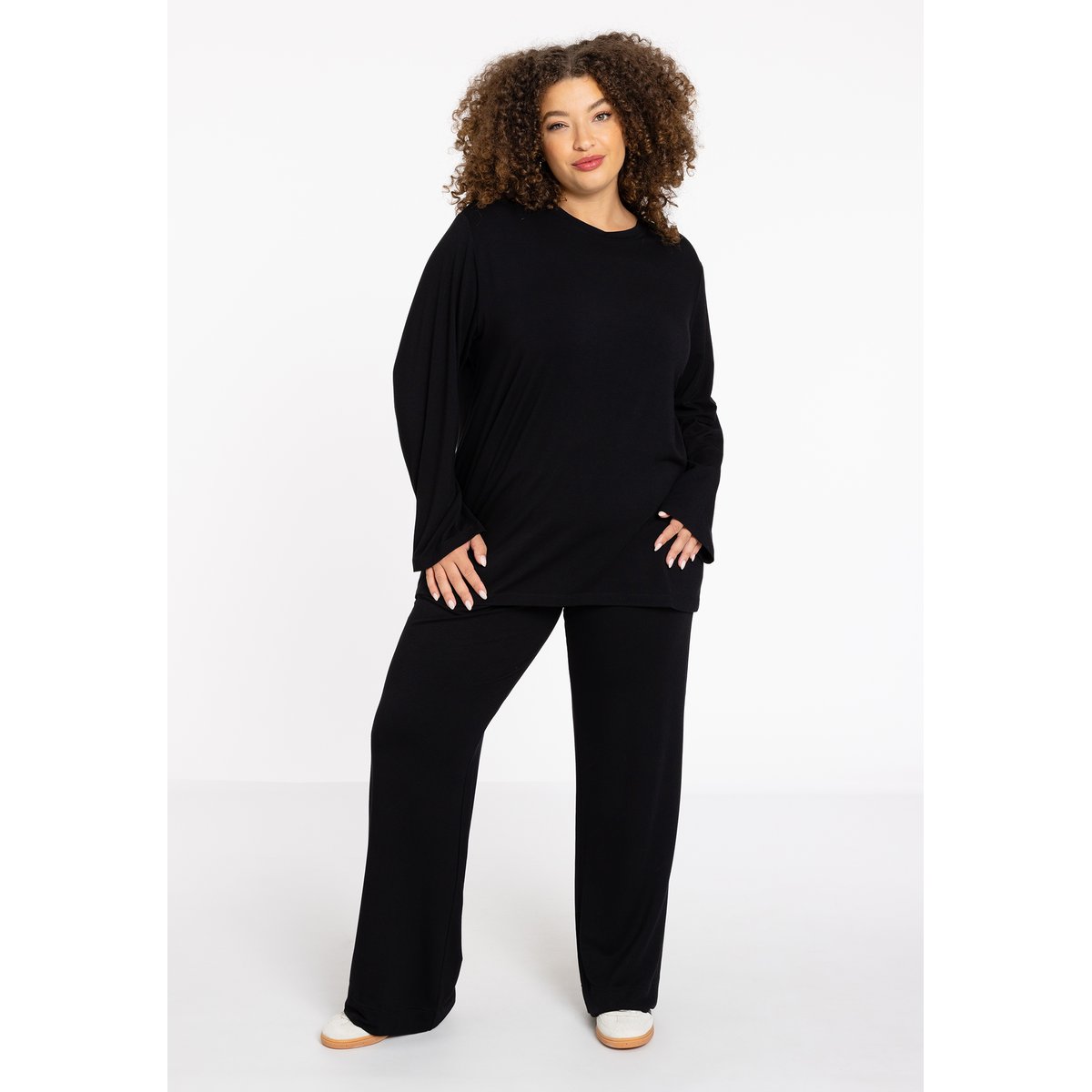 Pantalon avec fermeture à cordon noir, YOEK
