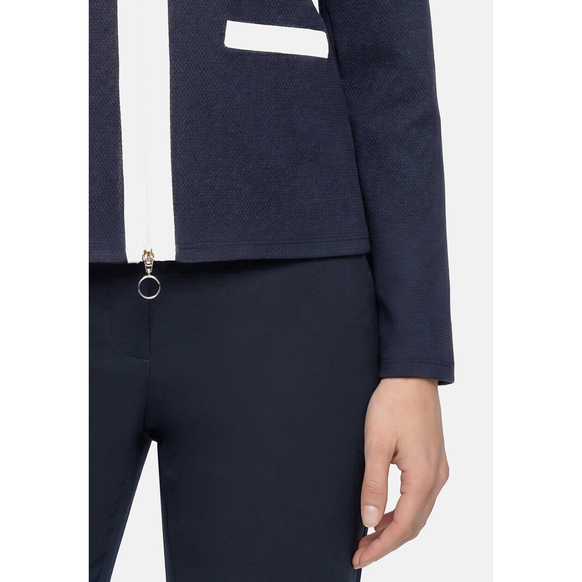Cardigan façon t-shirt avec structure patch dark blue/cream, BETTY BARCLAY