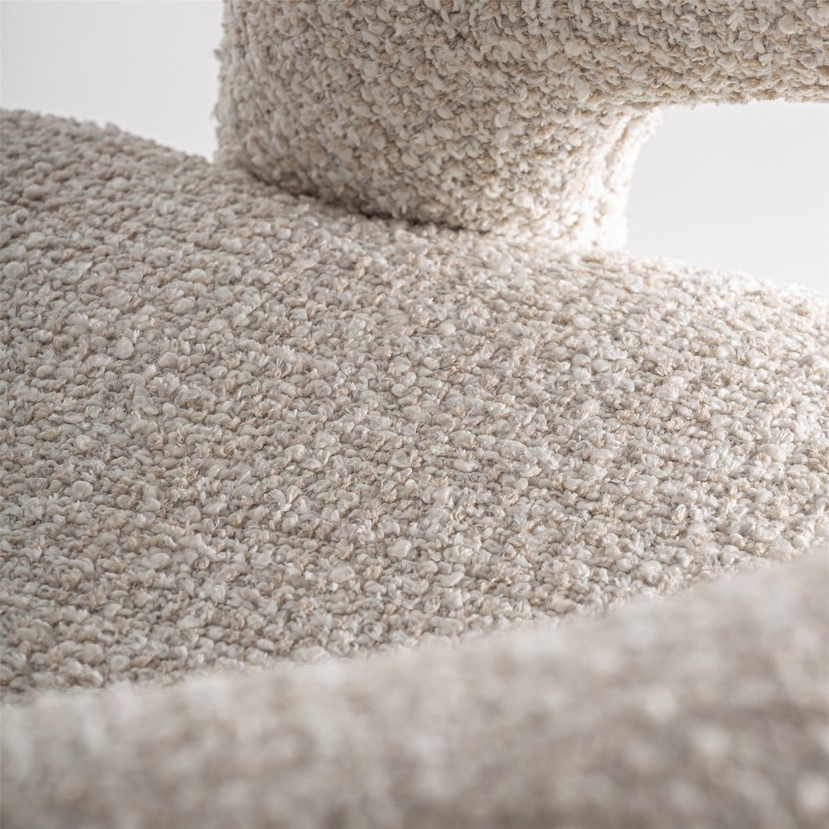 Chaise contemporaine en tissu bouclé crème marbré, RECOLLECTION