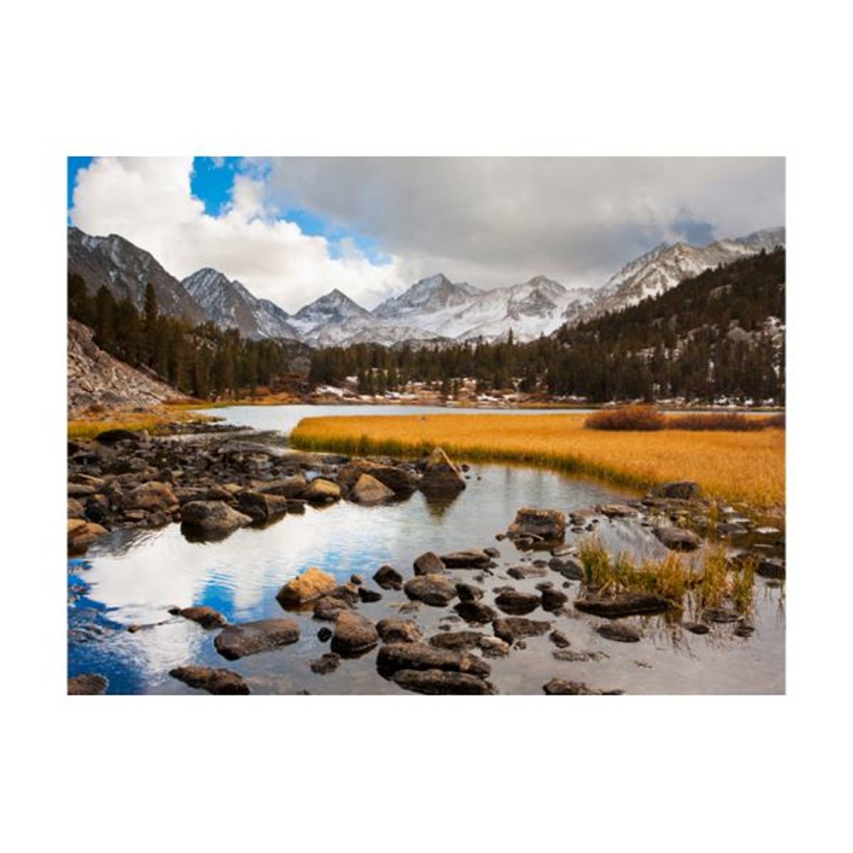Papier peint intissé panoramique Paysage Mountain stream blanc, EDEN