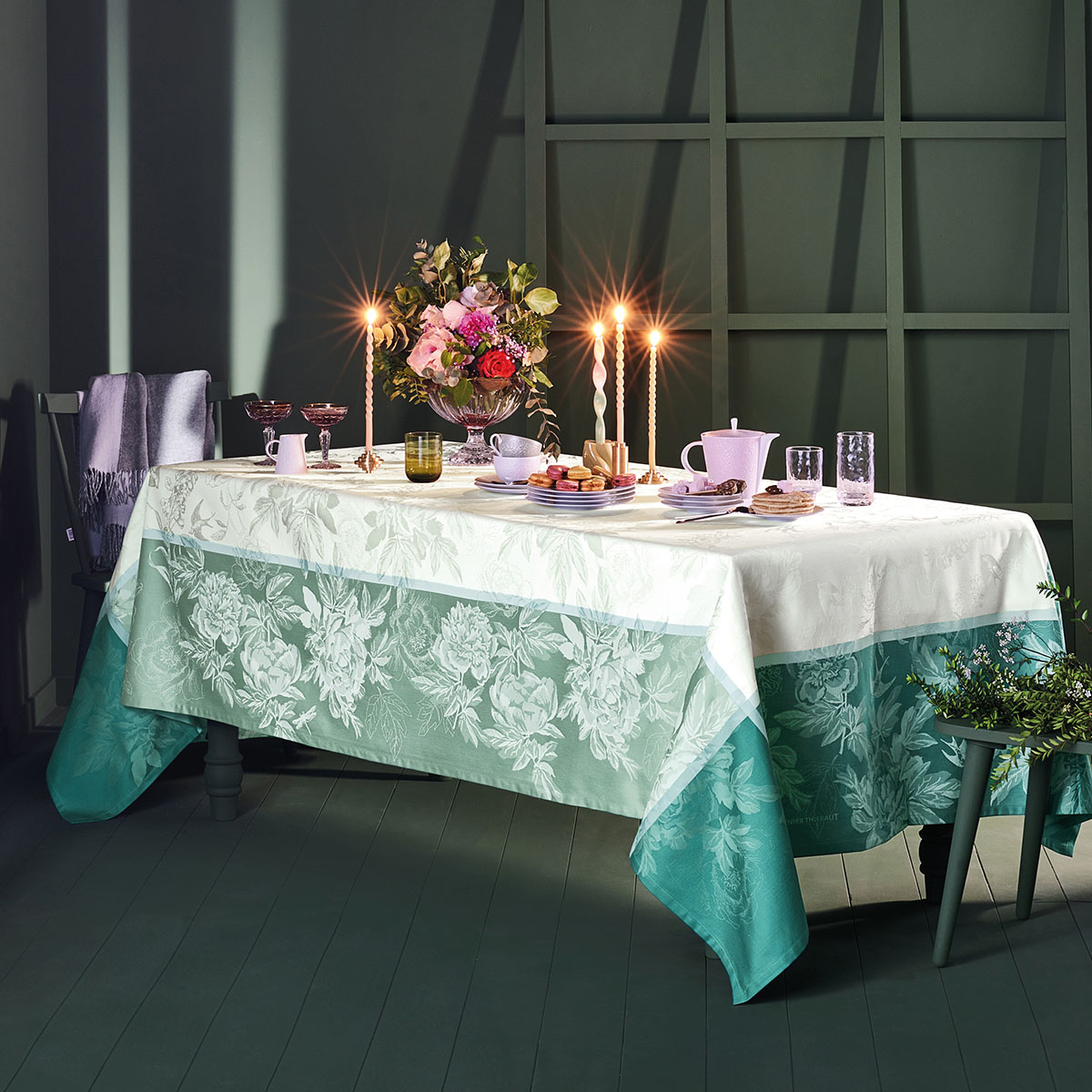 Nappe pur coton antitache JARDIN DE PIVOINES vert, GARNIER THIEBAUT