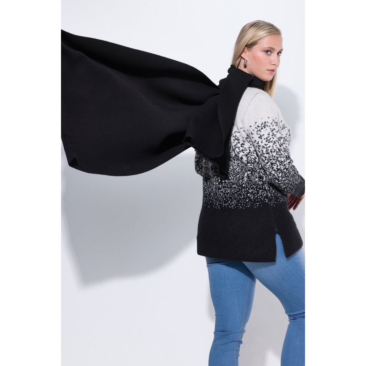 Écharpe plissée de couleur unie noir, ULLA POPKEN