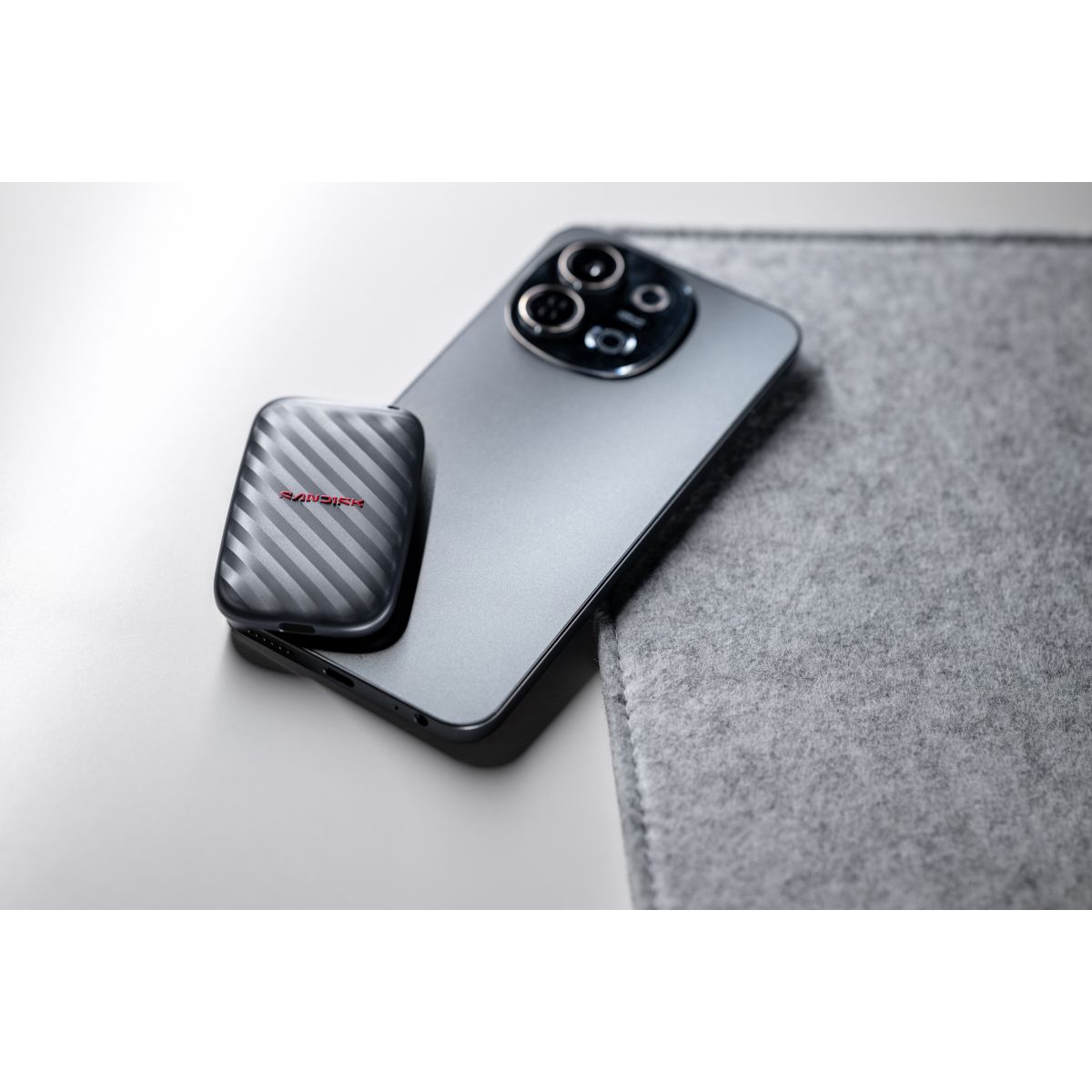 Disque SSD externe USB 1TB External Drives couleur unique, SANDISK
