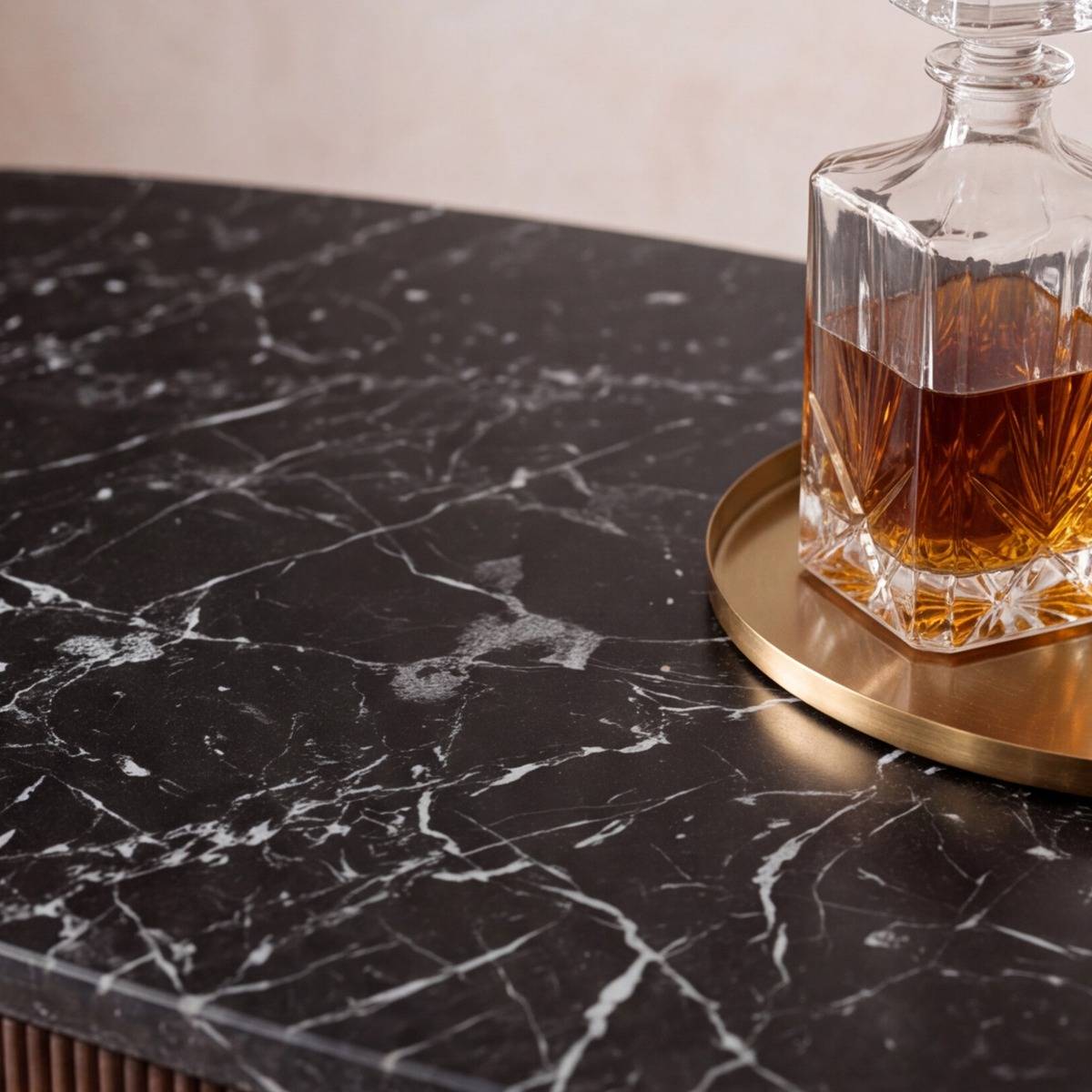 Meuble bar en bois de manguier et en marbre NÉRALY bois foncé, MADE IN MEUBLES