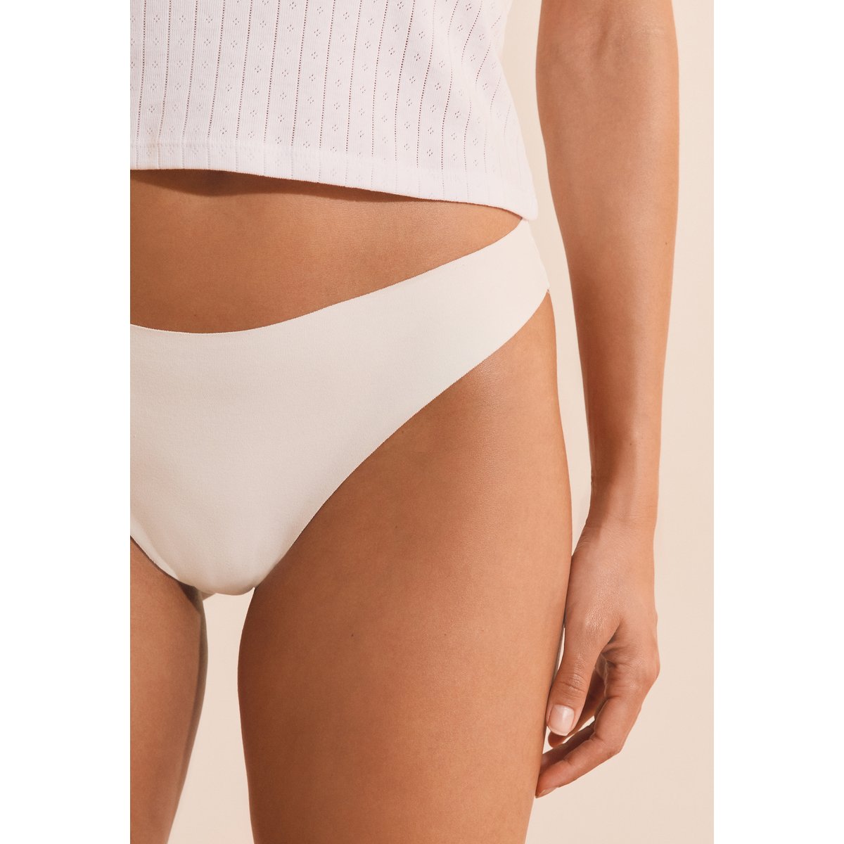 Tanga en coton sans coutures INVISIBLE W25 blanc, ETAM
