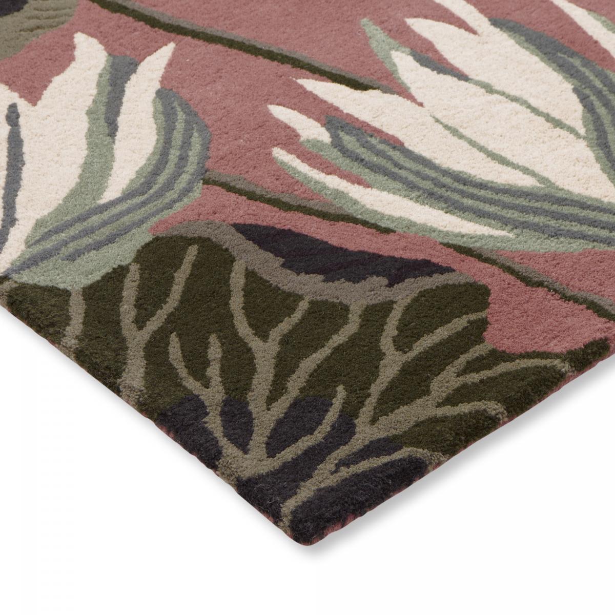 Tapis salon et chambre fait à la main en laine motif floral WATERLILY rose, vert, beige, UN AMOUR DE TAPIS