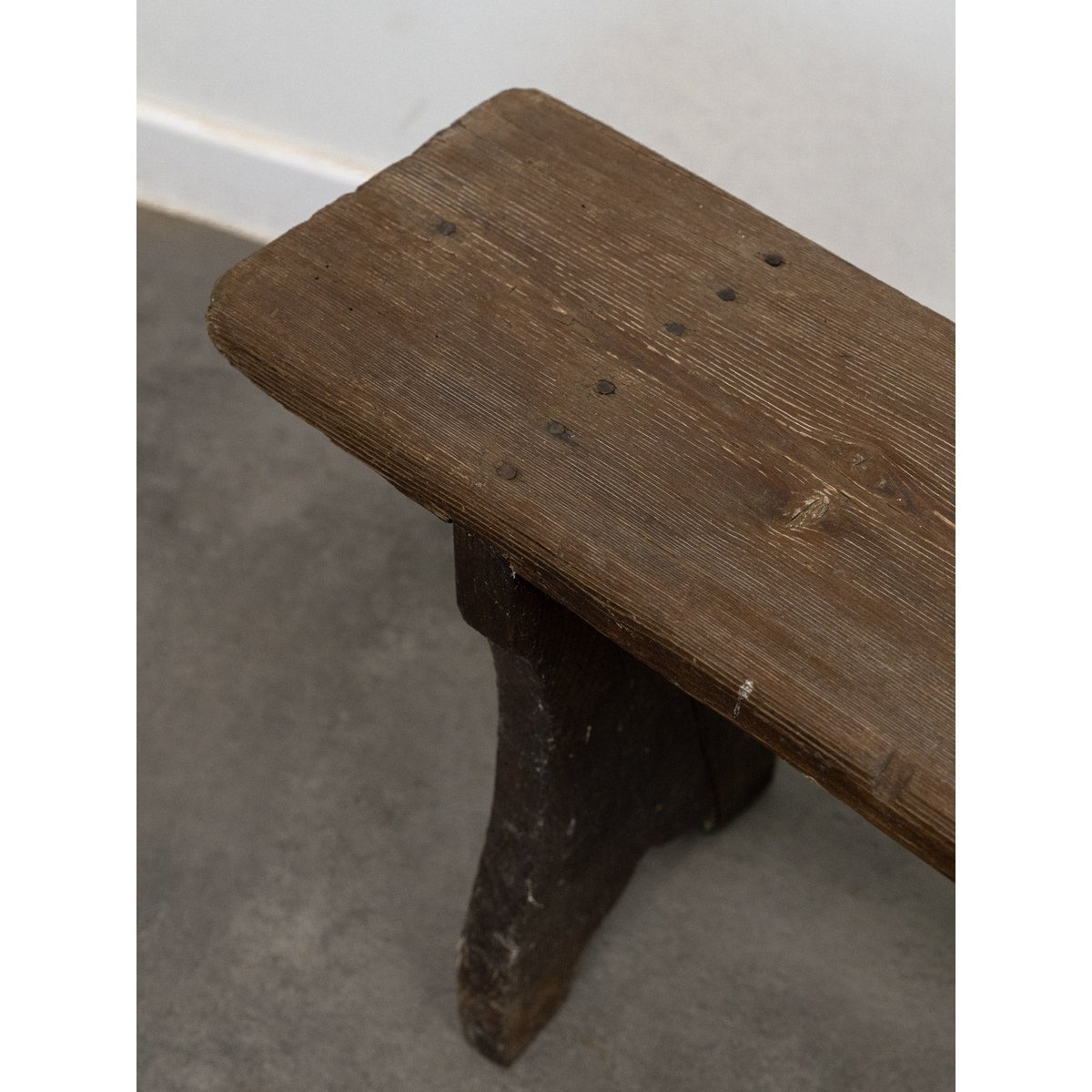 Banc en sapin Antoine N°454 - Bon état bois foncé, DEBONGOUT