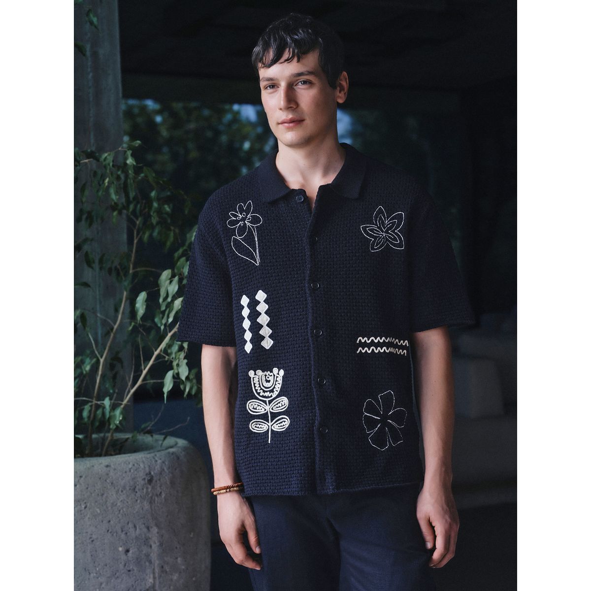 Chemise décontractée en maille à fleurs noir, NEXT