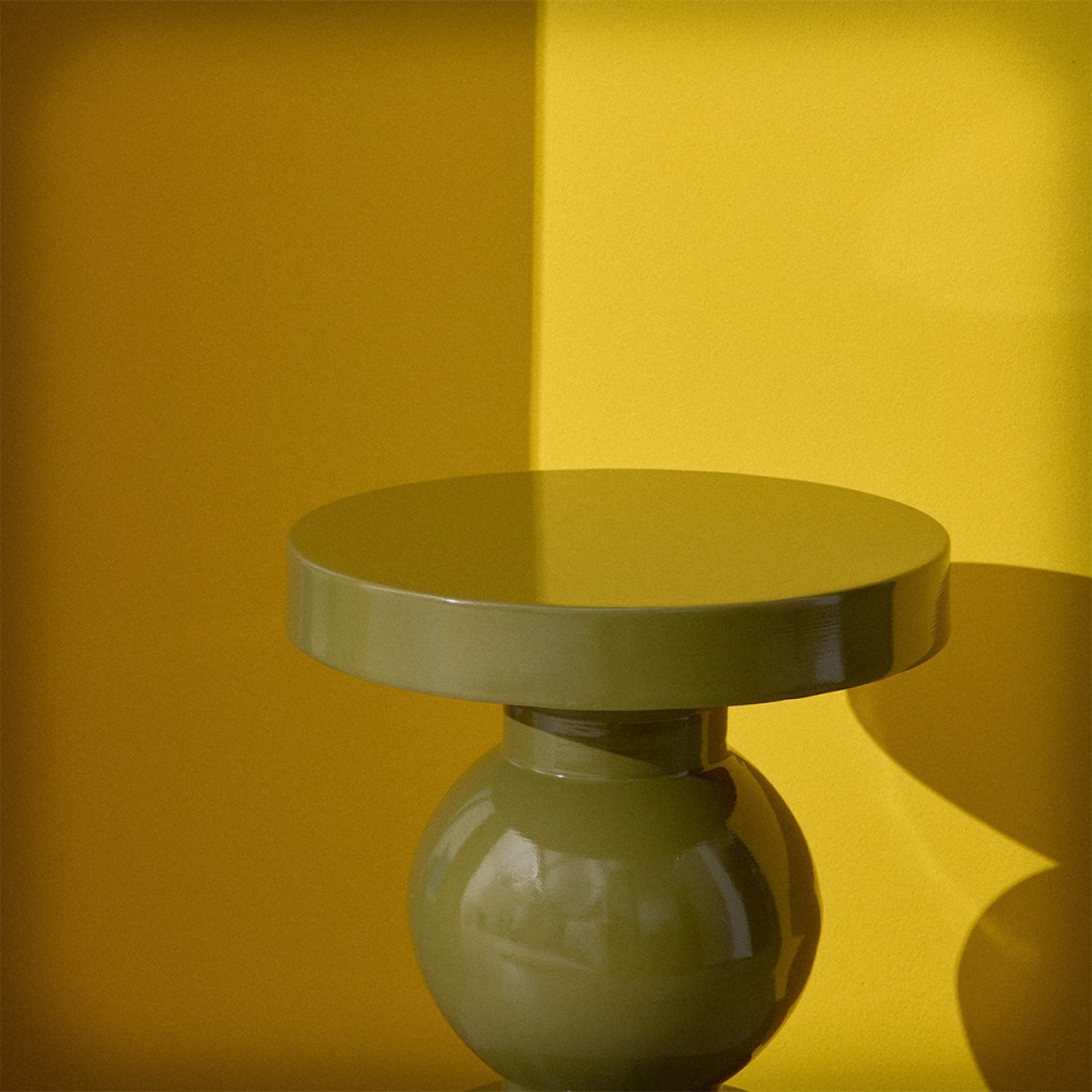 Table d'appoint ronde en aluminium 32,5cm- LENA vert olive, DRAWER