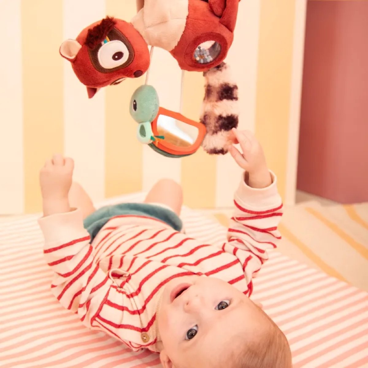 Peluche lémurien Elvis à suspendre rouge, LILLIPUTIENS