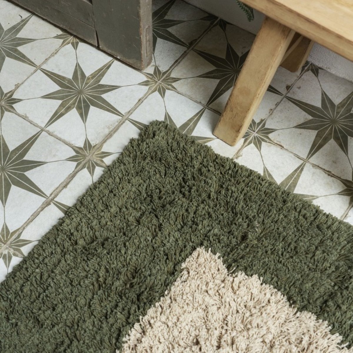 Tapis de bain tufté coton vert, MADAM STOLTZ