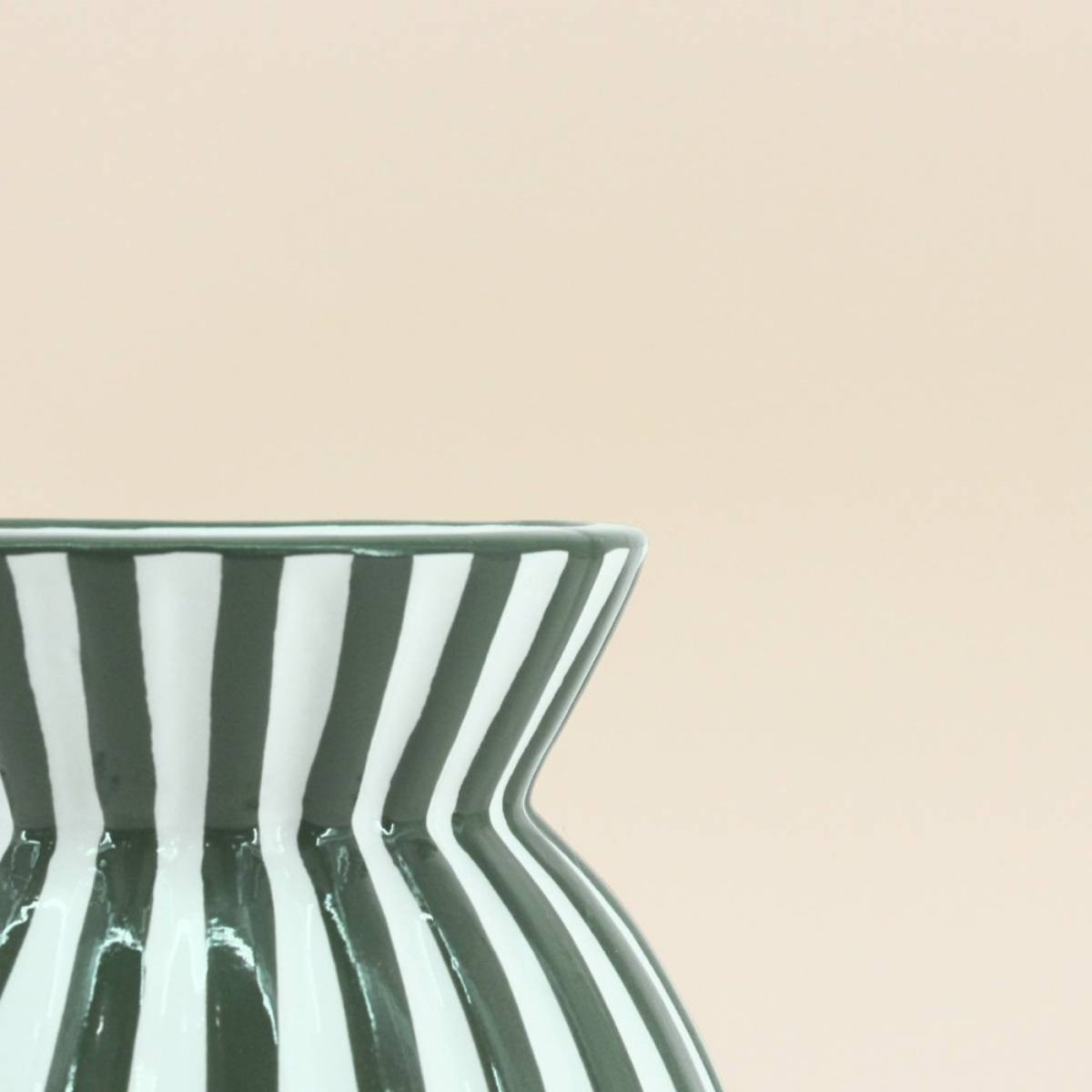 Vase céramique à rayures, H19cm vert, ORNAMI