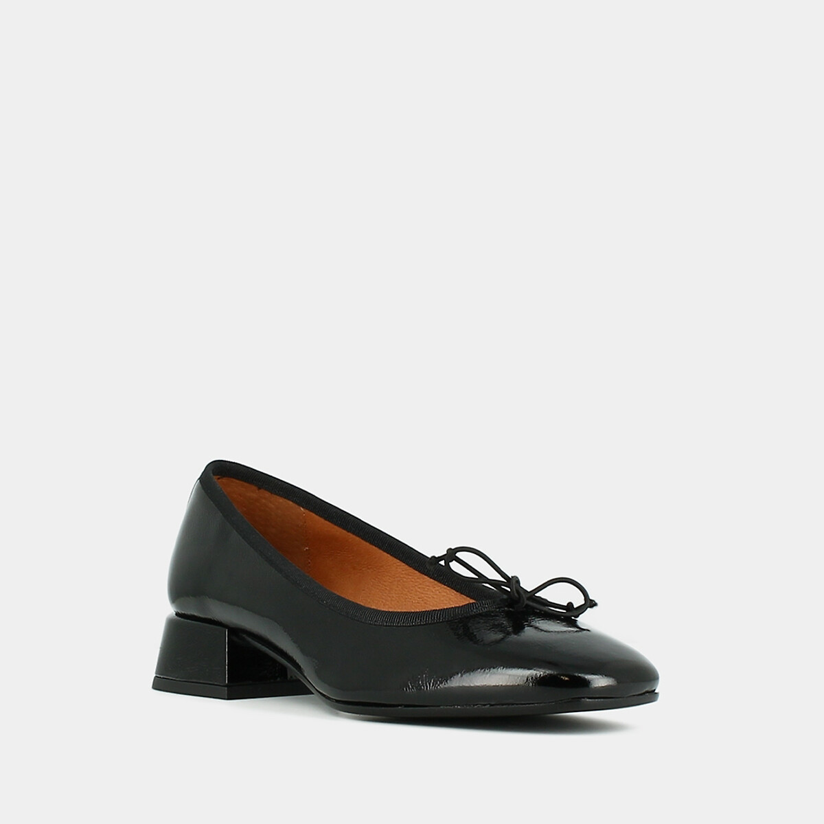 Dybil Ballet Pumps with Low Heel in Patent Leather black, JONAK