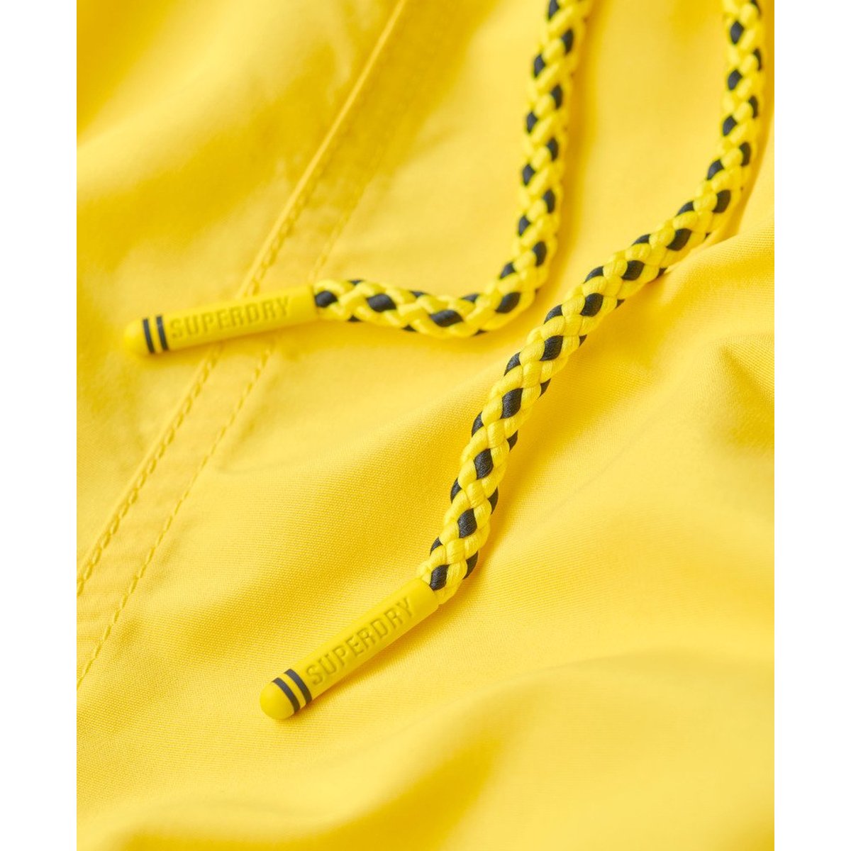 Short de bain de sport recyclé à motif longueur 43 cm jaune cyber, SUPERDRY