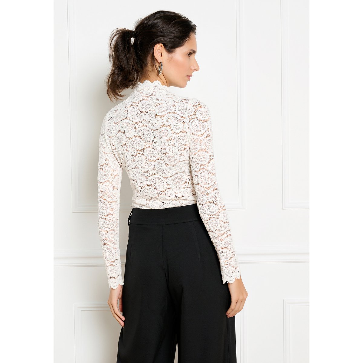 T-shirt col montant en dentelle blanc casse, LOLALIZA