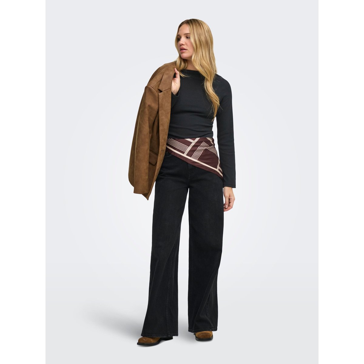 Top black 1, JDY