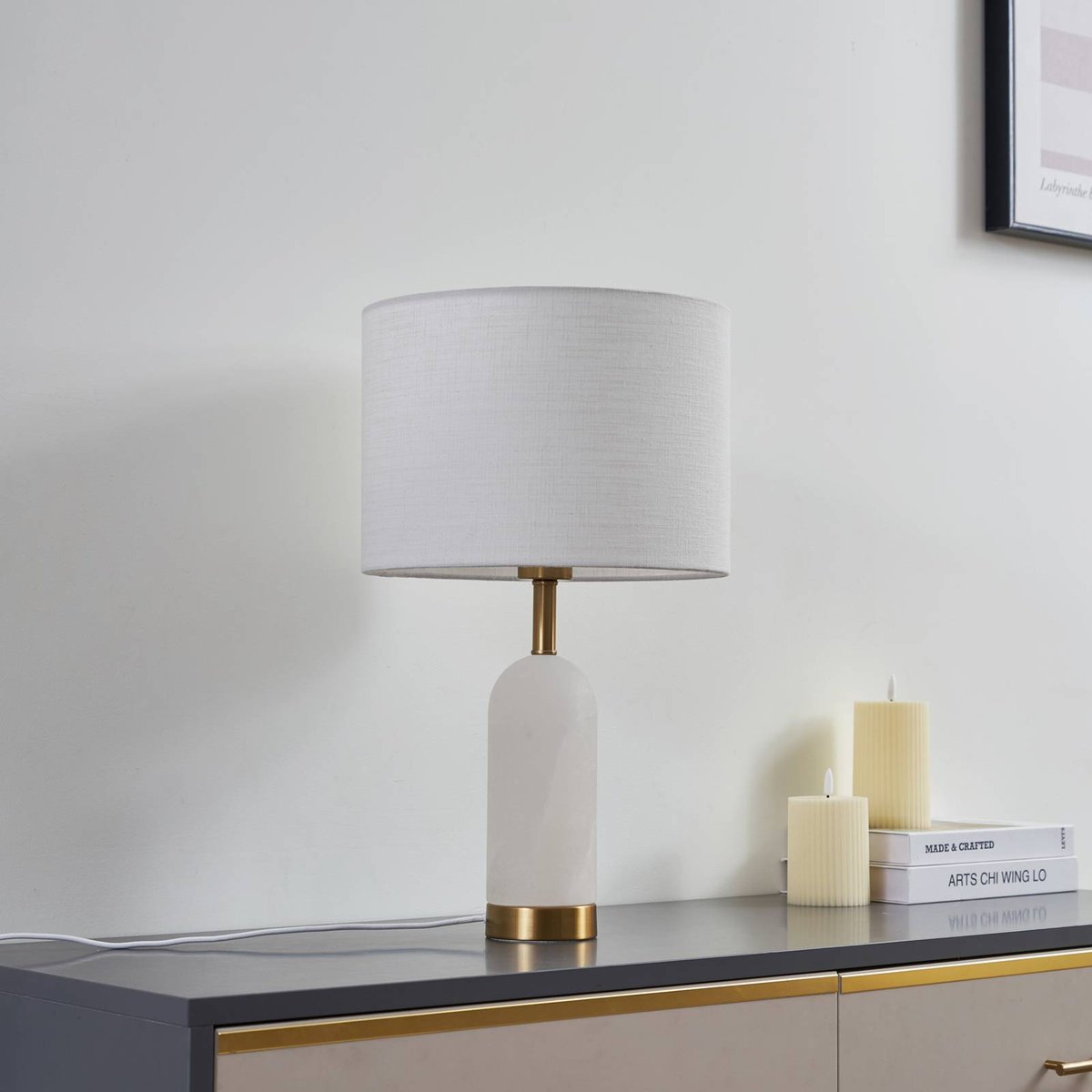 Lampe à poser en textile scandinave blanc, gris, or, LINDBY