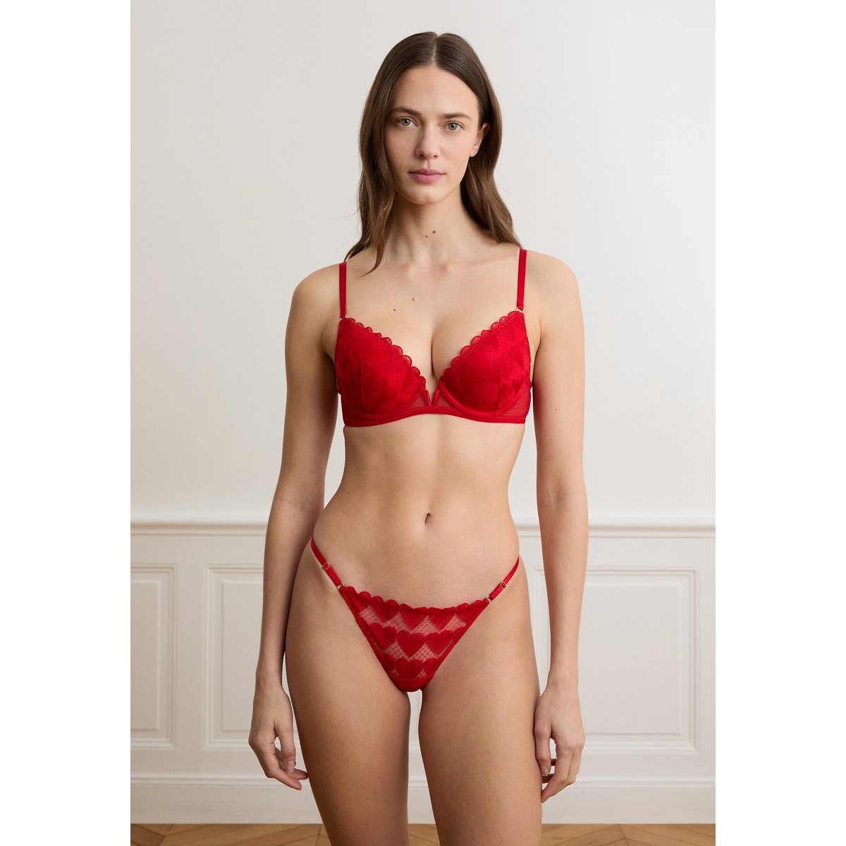 String en broderie cœurs DESIR rouge, ETAM