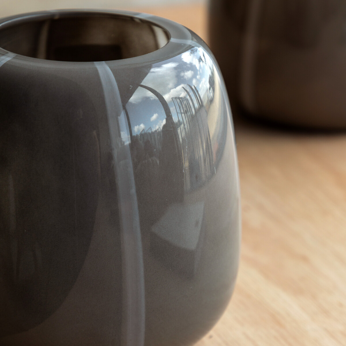 20cm Claro Stripe Glass Vase in Taupe taupe, ÉDITÉ