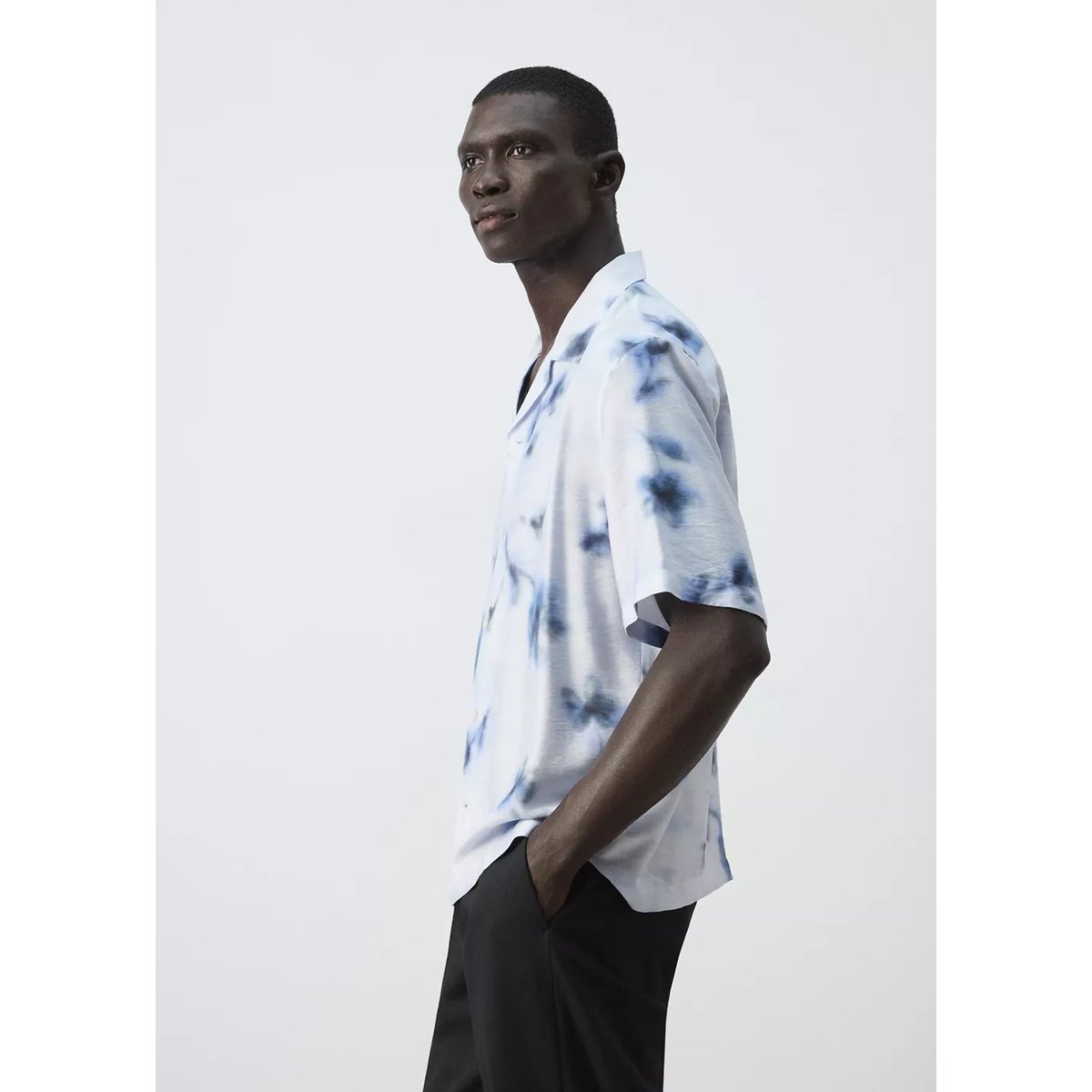 Chemise regular fit en imprimé floral bleu, MANGO MAN