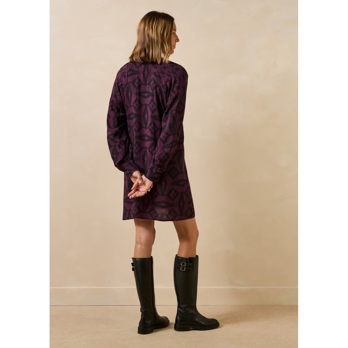 Robe manches longues encolure tunisienne en noir/vin, LA FEE MARABOUTEE