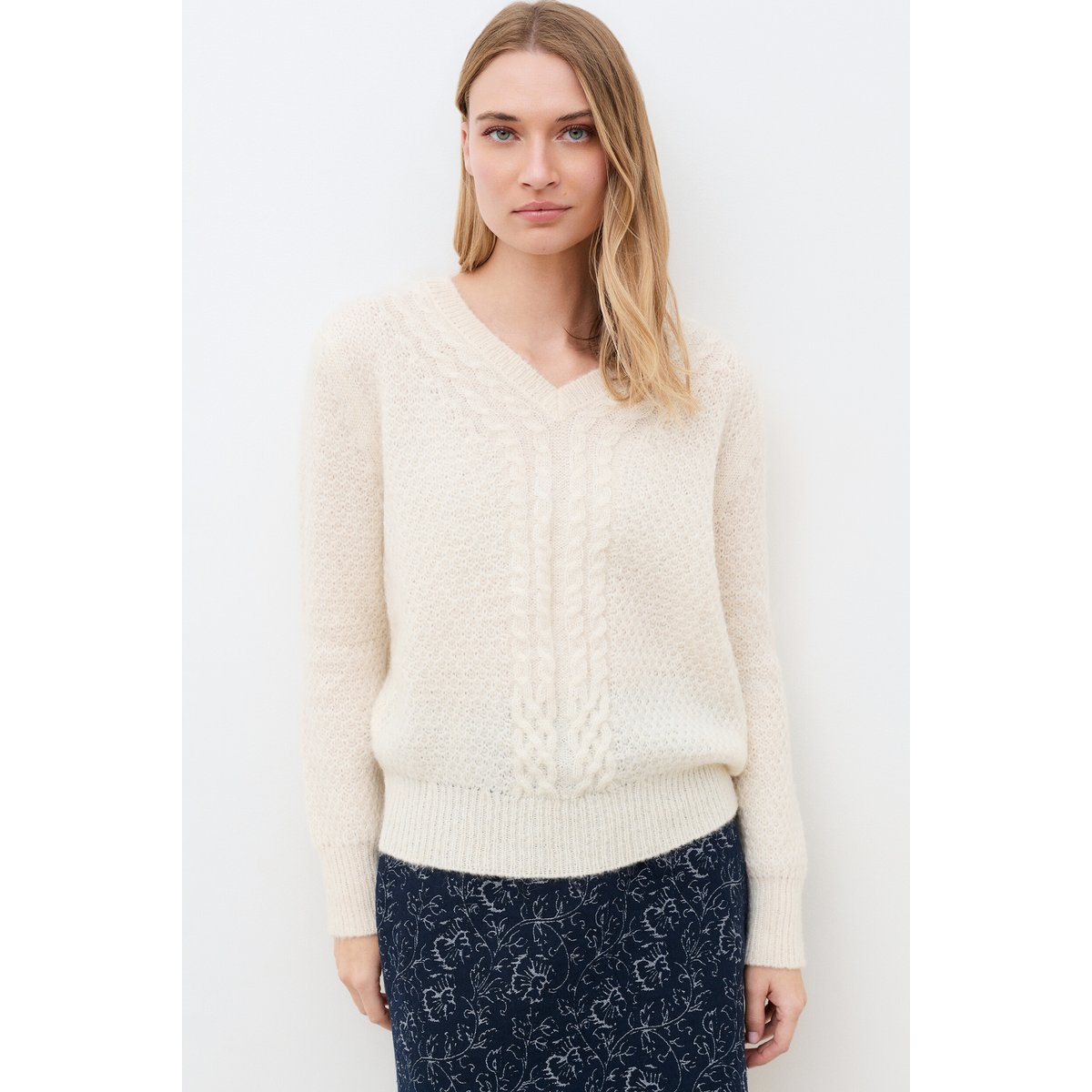 Pull droit col v MVICTORINE ecru, CAROLL