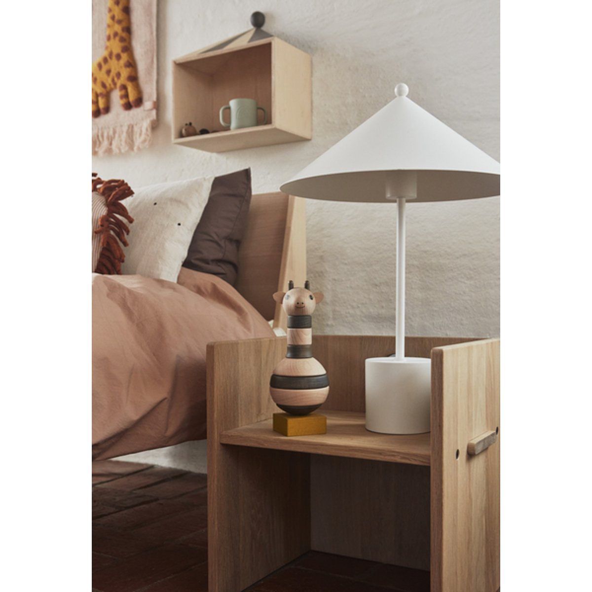 Lampe en métal avec abat-jour LIVING blanc, OYOY LIVING DESIGN